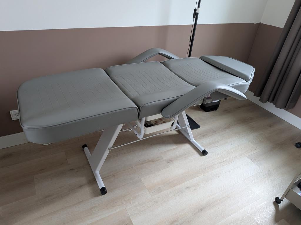 Behandelstoel met Halve maan Led salon lamp, Ophalen of Verzenden