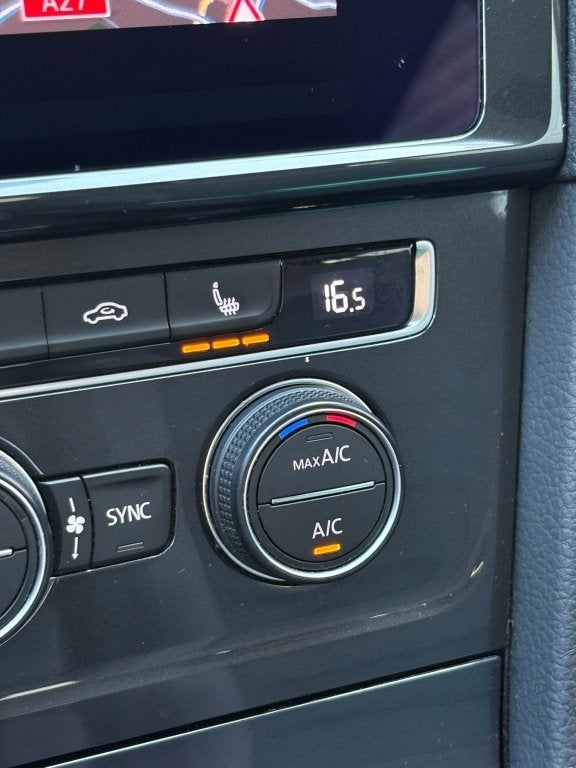 Foto 22 van Volkswagen Golf 1.0 TSI HighLine DAB Stoelvw PDC ACC Massage