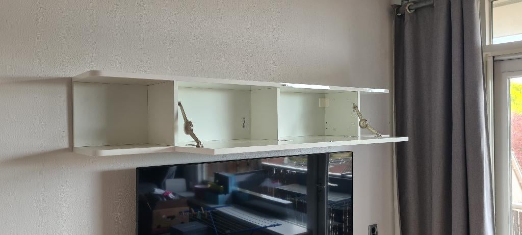 Wit IKEA Wandmeubel – Hoogglans & strak design, Ophalen, 150 tot 200 cm, Zo goed als nieuw, Minder dan 100 cm
