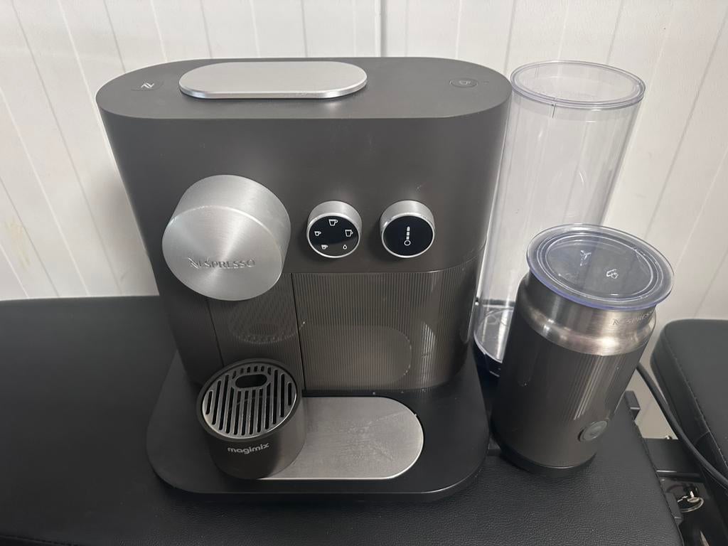 Nespresso Expert&Milk met een terugkerende storing(!), Witgoed en Apparatuur, Koffiezetapparaten, Gebruikt, Espresso apparaat