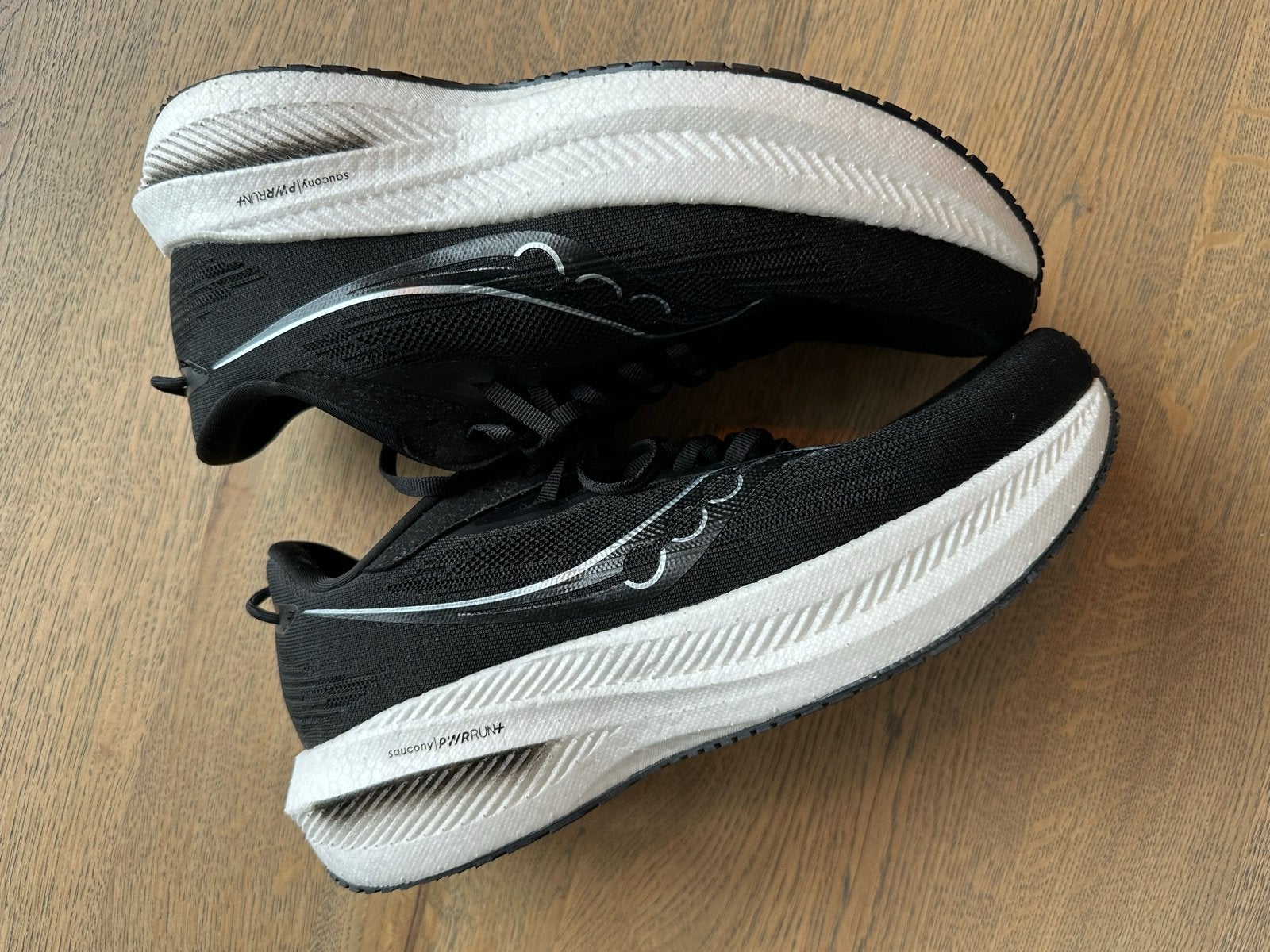 Saucony Triumph 21 Hardloopschoenen Maat 44, Sport en Fitness, Loopsport en Atletiek, Hardloopschoenen, Zo goed als nieuw, Hardlopen