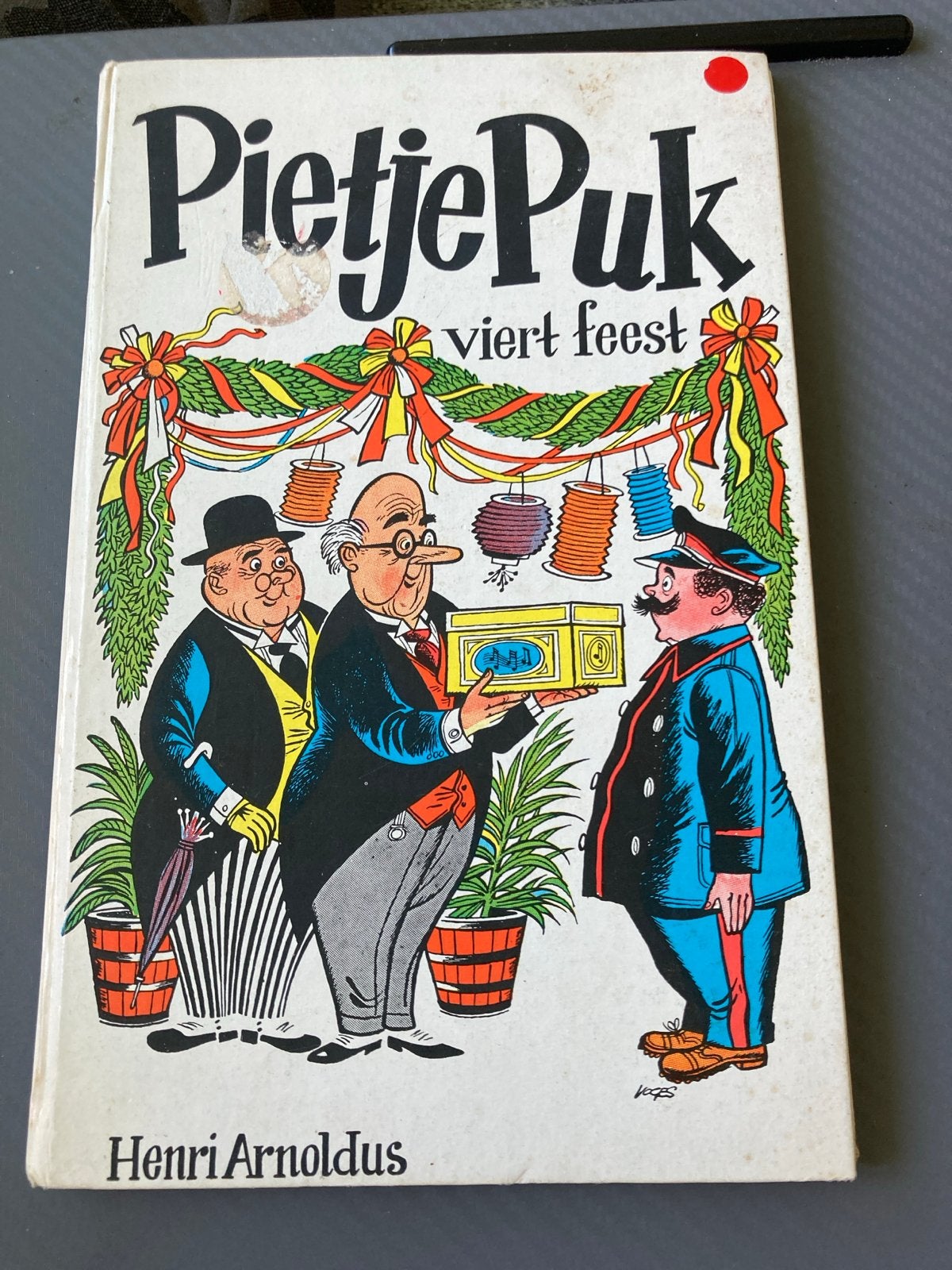 Pietje Puk viert feest - Henri Arnoldus, Ophalen of Verzenden, Gelezen, Fictie algemeen