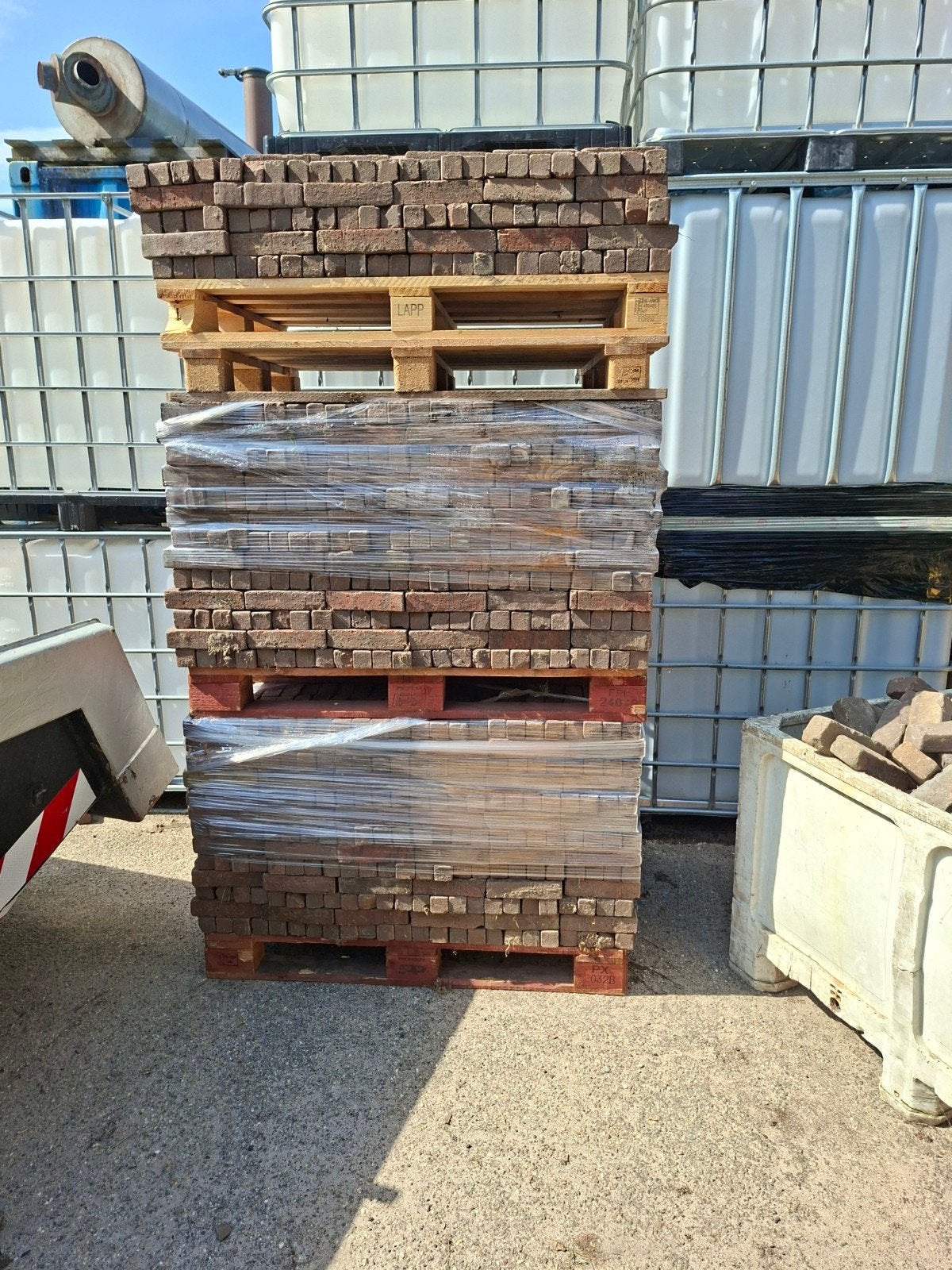 Gebakken waaltjes 30m2 op pallets, Ophalen, Gebruikt, Keramiek, Klinkers