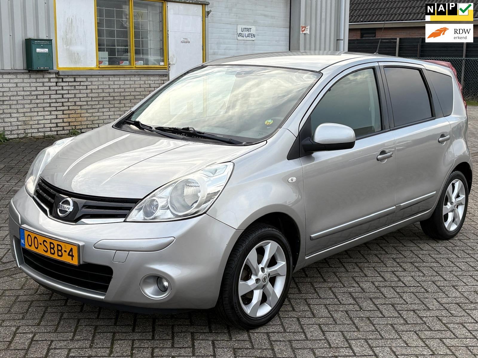 Nissan Note 1.6 I 16V 110 PK Bj 2011 Life Ecc Airco Cruise C, Auto's, Voorwielaandrijving, Euro 5, Gebruikt, 4 cilinders