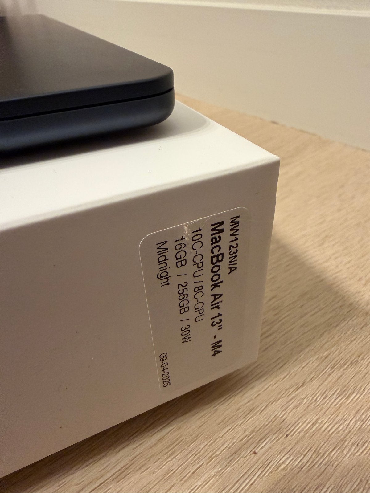 Foto 4 van MacBook Air 13 inch 2025 M4 - 16GB RAM / 256GB SSD