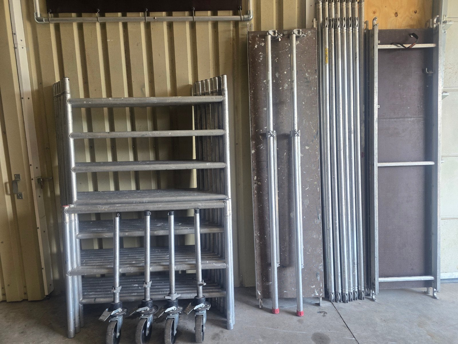 Altrex aluminium rolsteiger 10.20 Werkhoogte, Ophalen, Gebruikt, Rolsteiger of Kamersteiger, 5 meter of hoger