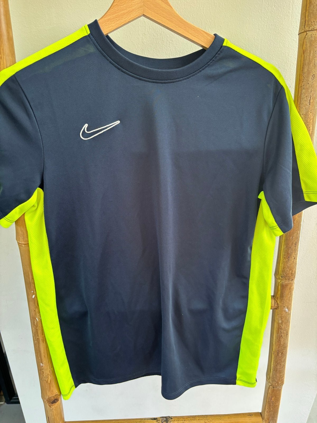Nike Dri-FIT T-shirt - Donkerblauw/Neon Geel - XL, Kinderen en Baby's, Kinderkleding | Maat 164, Ophalen of Verzenden, Gebruikt