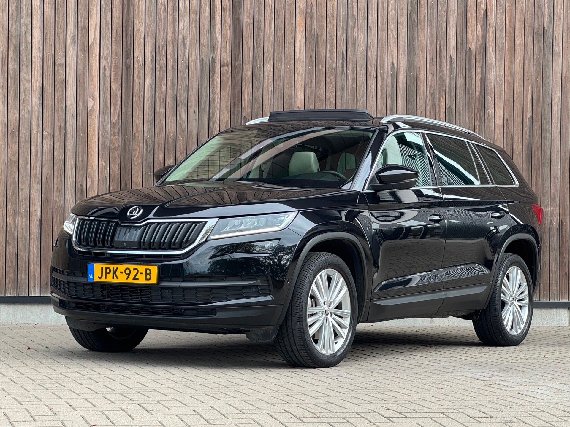 Skoda Kodiaq 2.0 TSI 4x4 Business 7p / Pano / Trekhaak /ACC, Auto's, Automaat, Dealer onderhouden, Gebruikt, 14 km/l