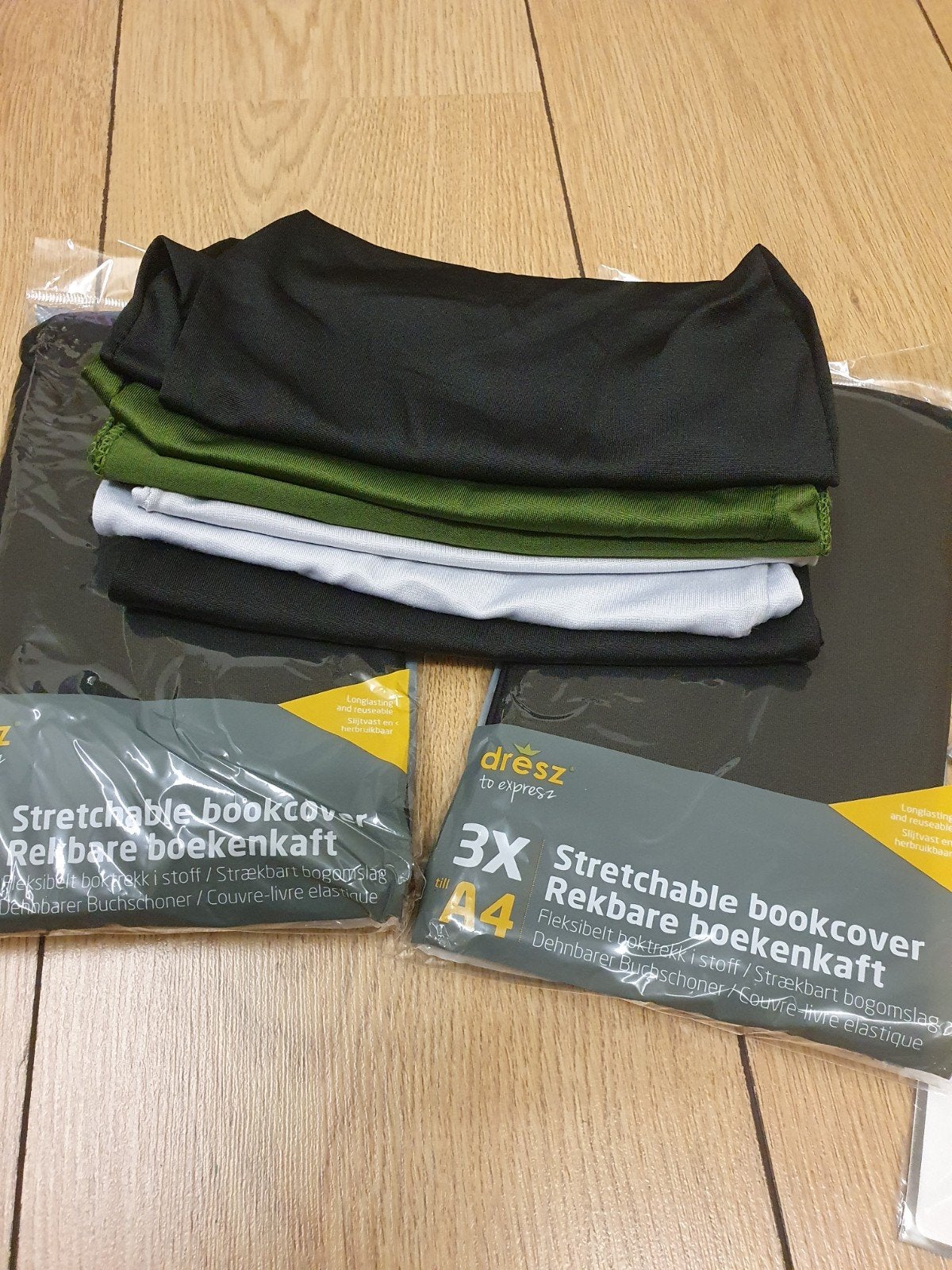 Rekbare/stretch boekenkaften van textiel en etiketten, Ophalen of Verzenden, Zo goed als nieuw