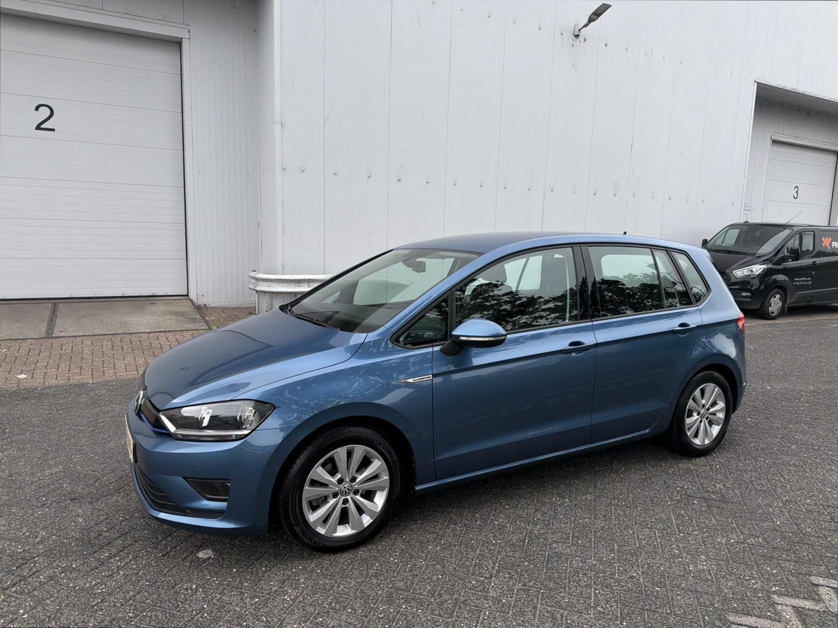 Volkswagen Golf Sportsvan 1.0 TSI - 1EIGENAAR/NAVI/PDC/NAP, Auto's, Voorwielaandrijving, Gebruikt, Euro 6, Blauw