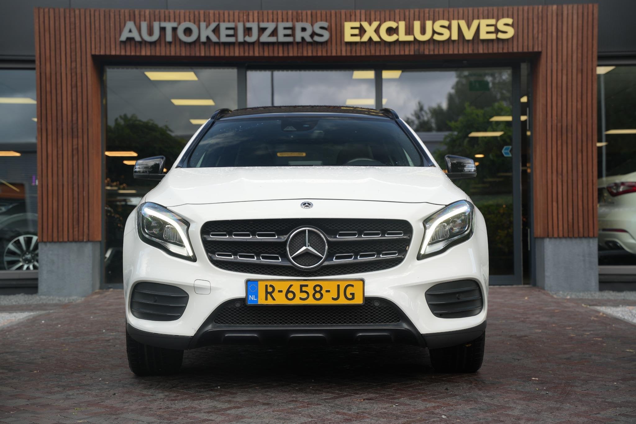 Mercedes-Benz GLA-klasse 200 Premium Plus AMG Panoramadak Ca, 15 km/l, Gebruikt, 715 kg, Leder en Stof