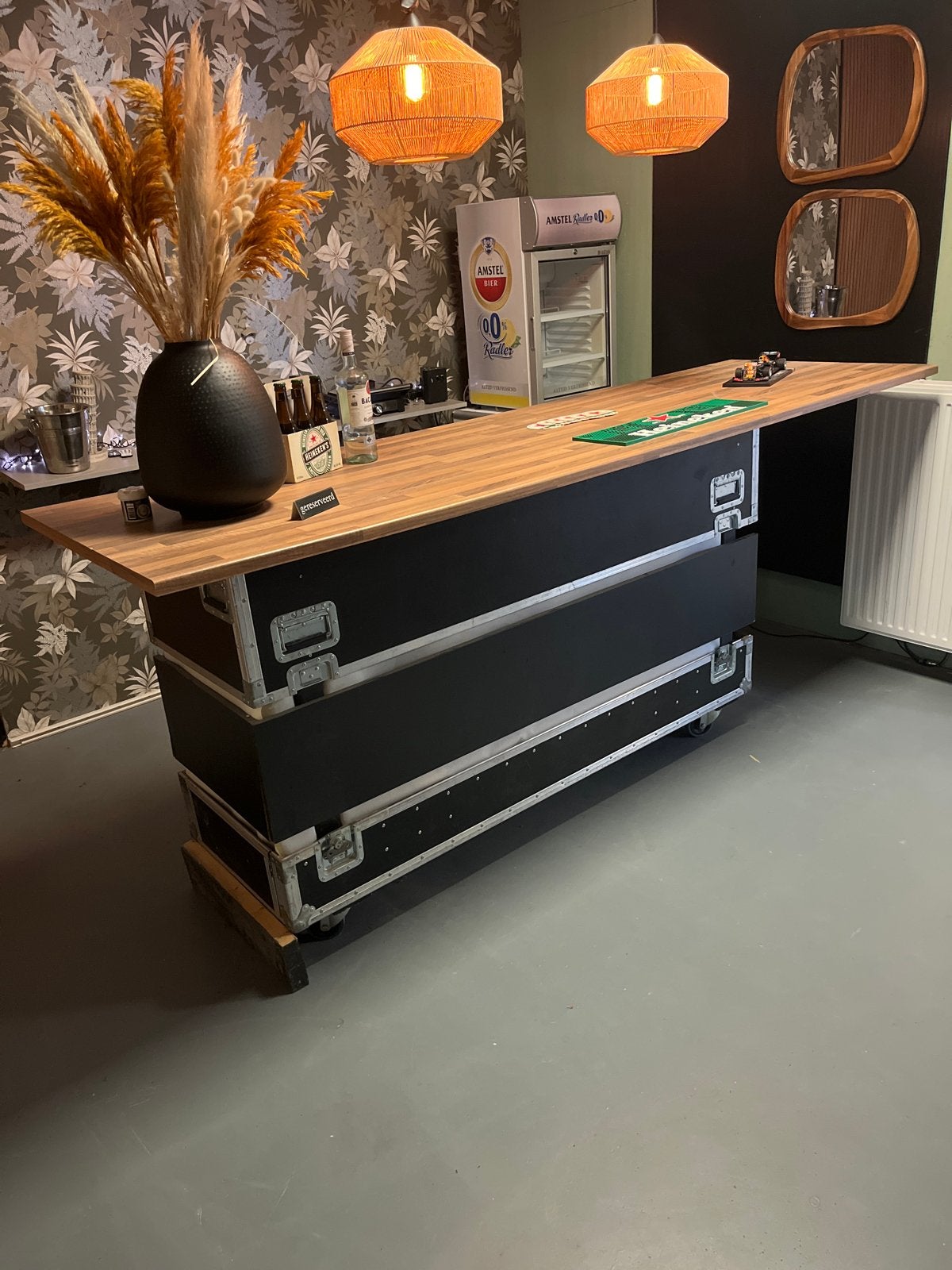 Unieke mobiele bar op wielen - Ideaal voor Mancave !, Ophalen, Gebruikt, Meubilair