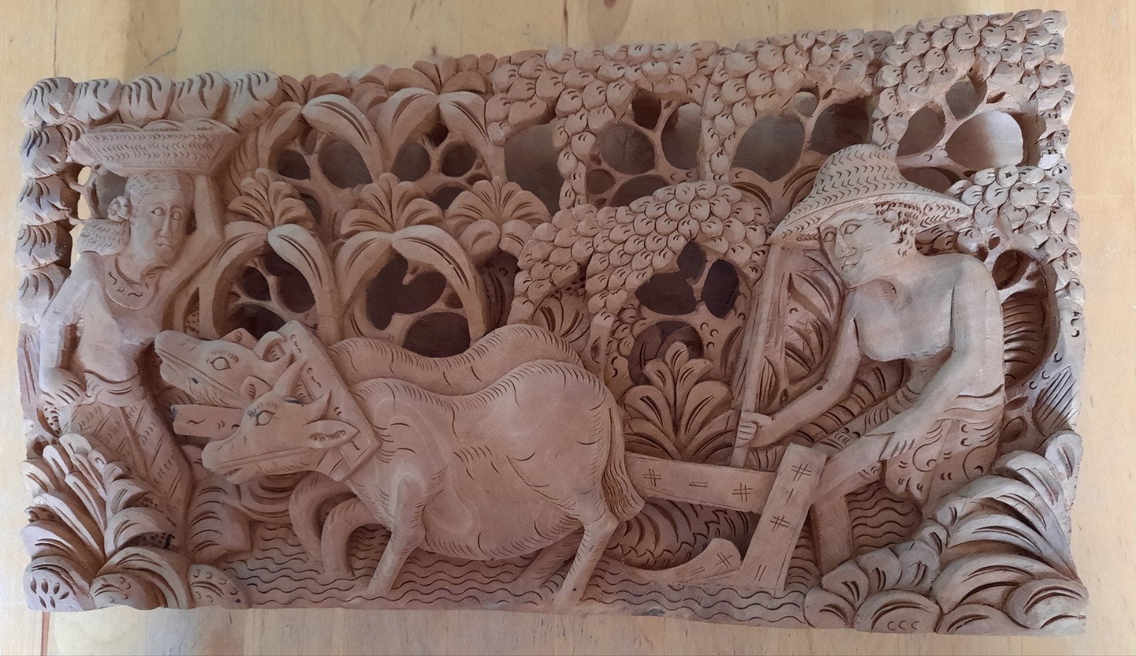 Houtsnijwerk Balinese boer met ossen en vrouw, Houtsnijwerk, Handgemaakt, Scène, Hout