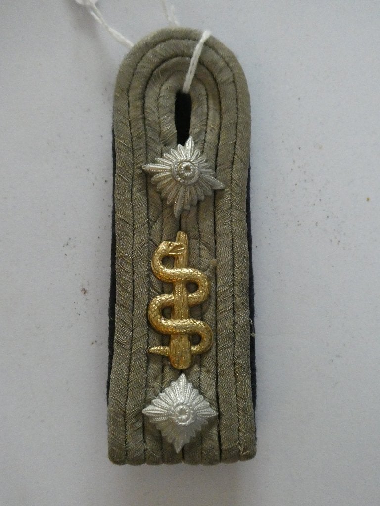 Schouderstuk Stabarzt, Ophalen of Verzenden, Landmacht, Duitsland, Embleem of Badge