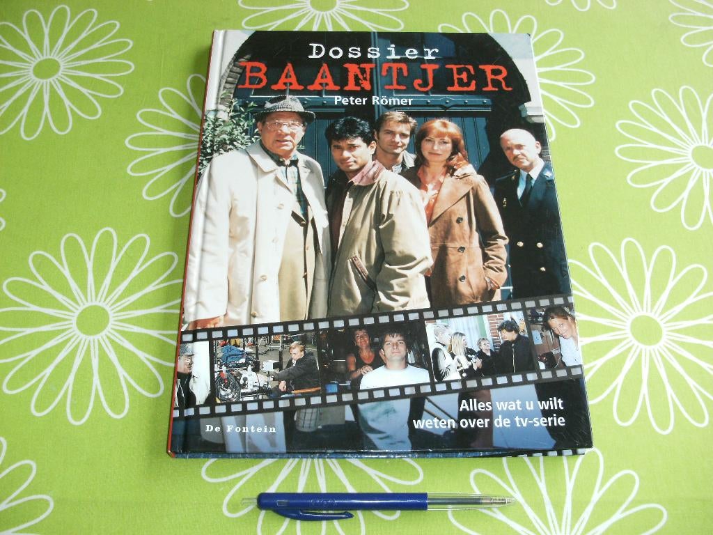 Dossier Baantjer - Peter Römer - alles wat u wilde weten, Boeken, Ophalen of Verzenden, Zo goed als nieuw, Tv-serie