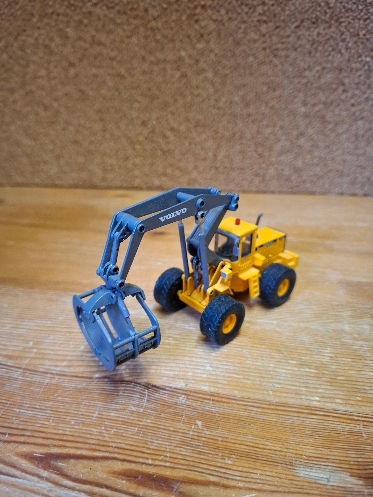 Miniatuur Volvo L180C shovel, Ophalen of Verzenden, Gebruikt, Bus of Vrachtwagen, Overige merken