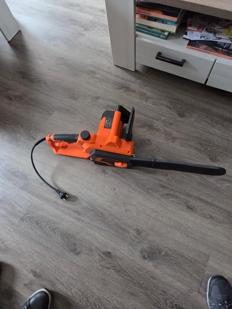Kibani Elektrische Kettingzaag 1800W - Zo goed als nieuw, 70 mm of meer, Kettingzaag, Ophalen of Verzenden, Zo goed als nieuw