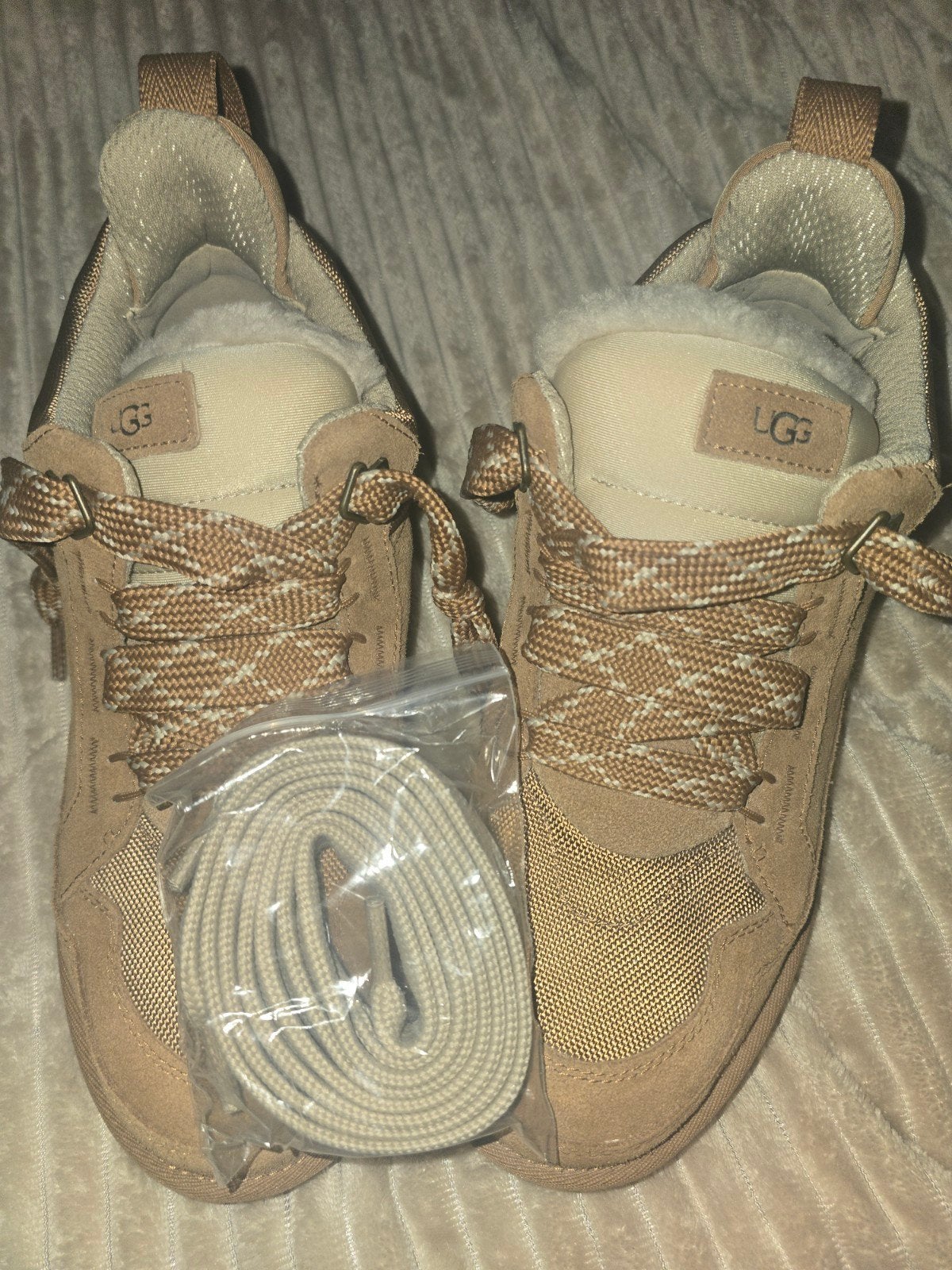 Nieuwe en originele UGG sneakers 43, Ophalen, UGG, Bruin, Nieuw