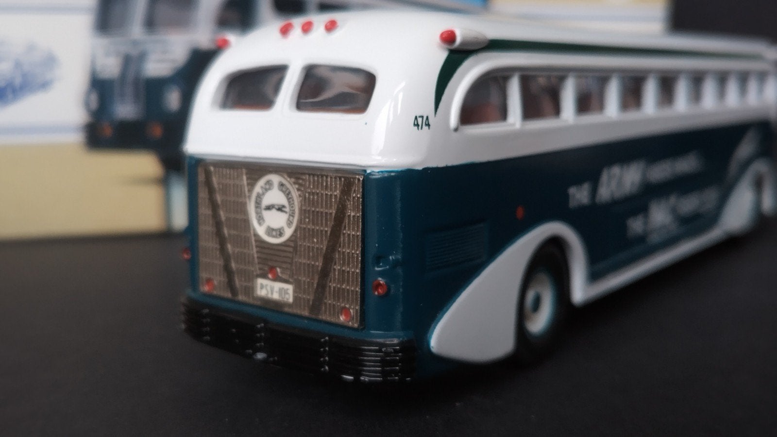 Yellow Coach 743 The army needs You 1:50 Corgi Pol, Nieuw, M, Bus of Vrachtwagen, M