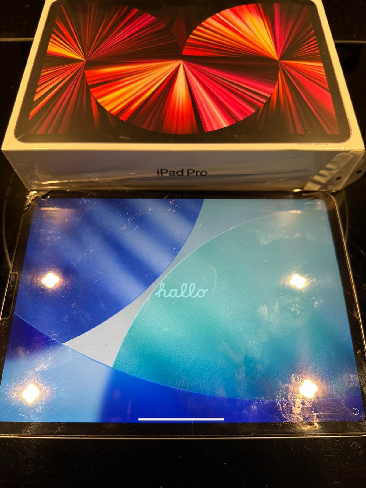 iPad Air Pro 11” 128GB – goed werkend – valschade linksboven