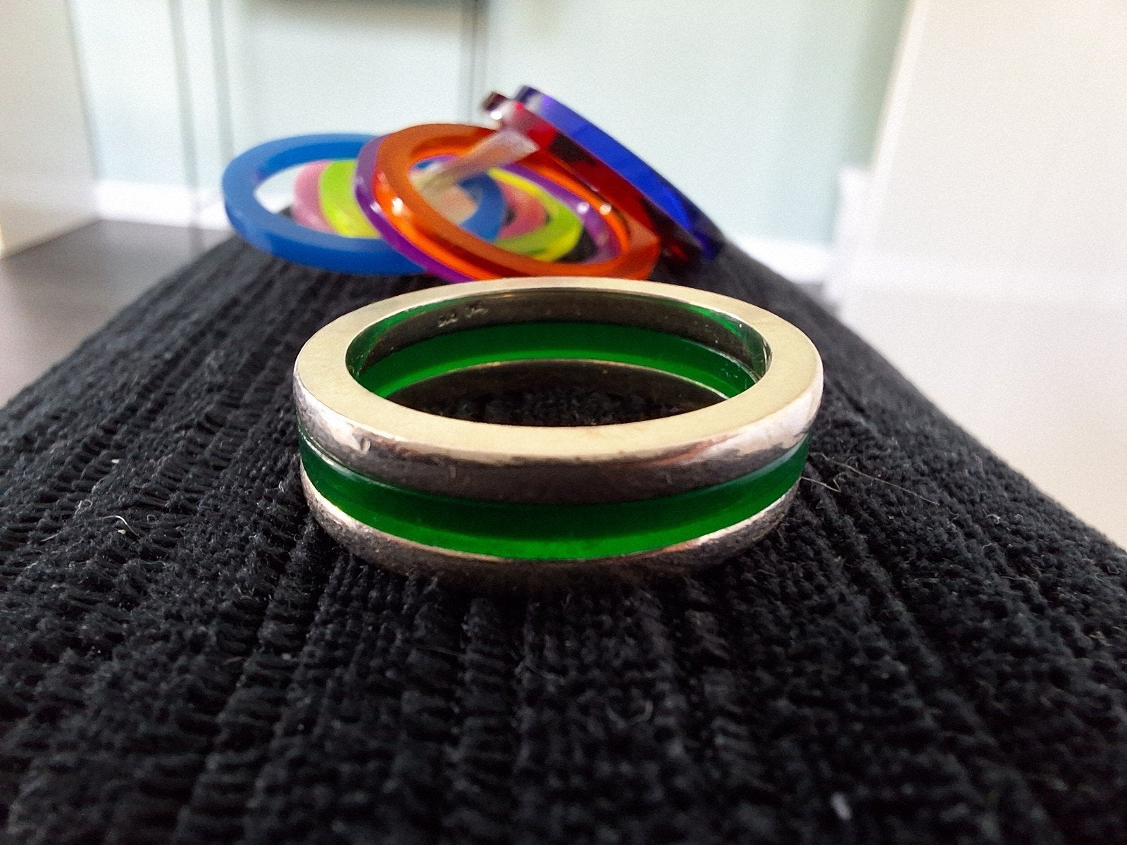 Zilveren ring met 8 verwisselbare kunststof ringen, Gebruikt, Ophalen of Verzenden, 17 tot 18, Dame