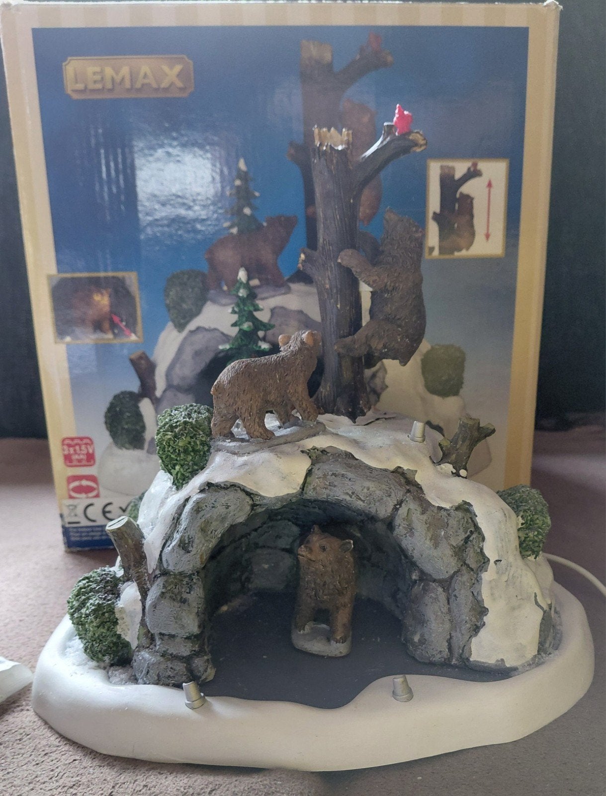 Lemax Berenfamilie in Winterlandschap - Kerstdorp Decoratie, Diversen, Ophalen of Verzenden, Zo goed als nieuw