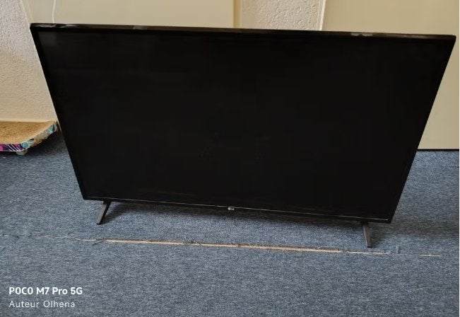LG smart tv 43 inch ( scherm gescheurd ), Ophalen, 50 Hz, 100 cm of meer, 4k (UHD)
