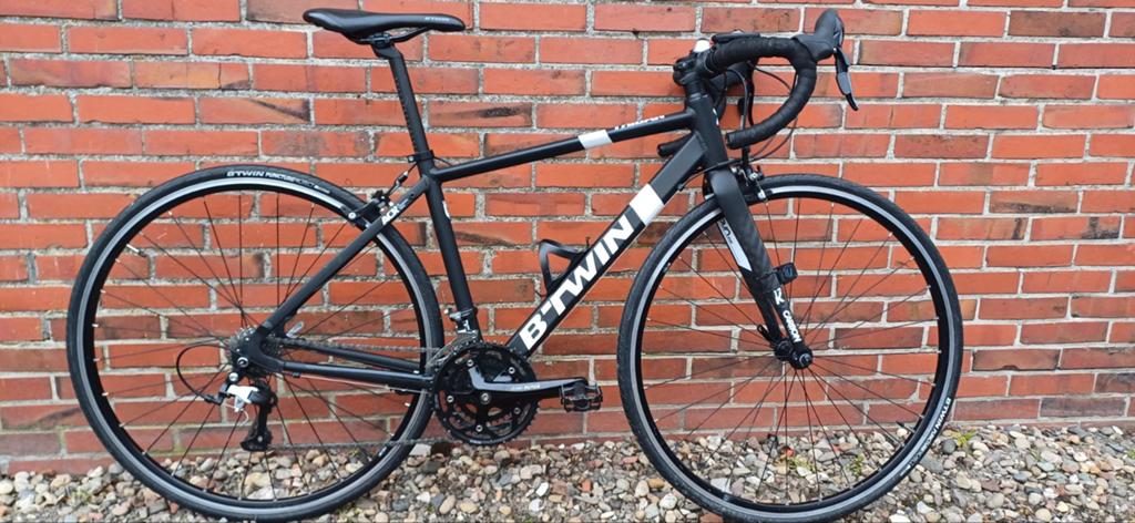 B'TWINN Triban 500 racefiets XS 45cm - Zo goed als nieuw, Fietsen en Brommers, Overige merken, Minder dan 10 versnellingen, Aluminium