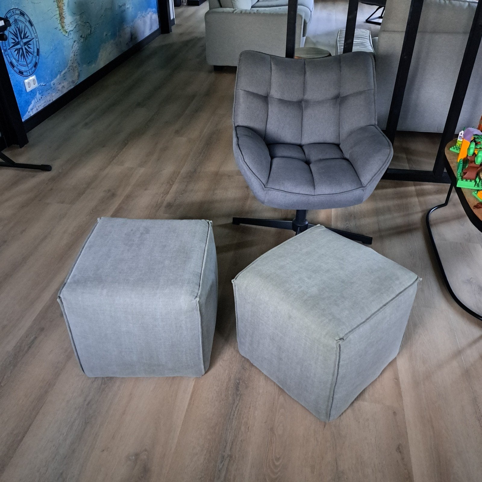 2 stoere stoffen hockers poef, Huis en Inrichting, Ophalen, Vierkant, Minder dan 50 cm, Minder dan 50 cm