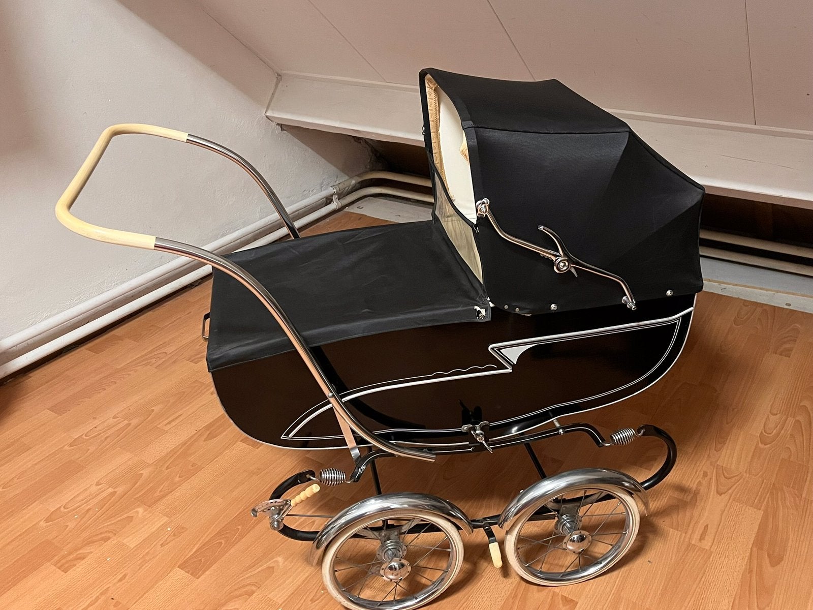 Klassieke vintage koets kinderwagen donkerblauw, Kinderen en Baby's, Kinderwagens en Combinaties, Ophalen, Gebruikt, Kinderwagen