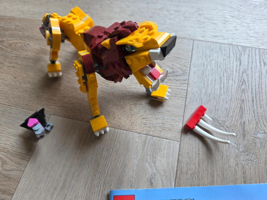 LEGO Creator 3-in-1 Wilde Leeuw Set (31112), Lego, Compleet, Ophalen of Verzenden, Zo goed als nieuw