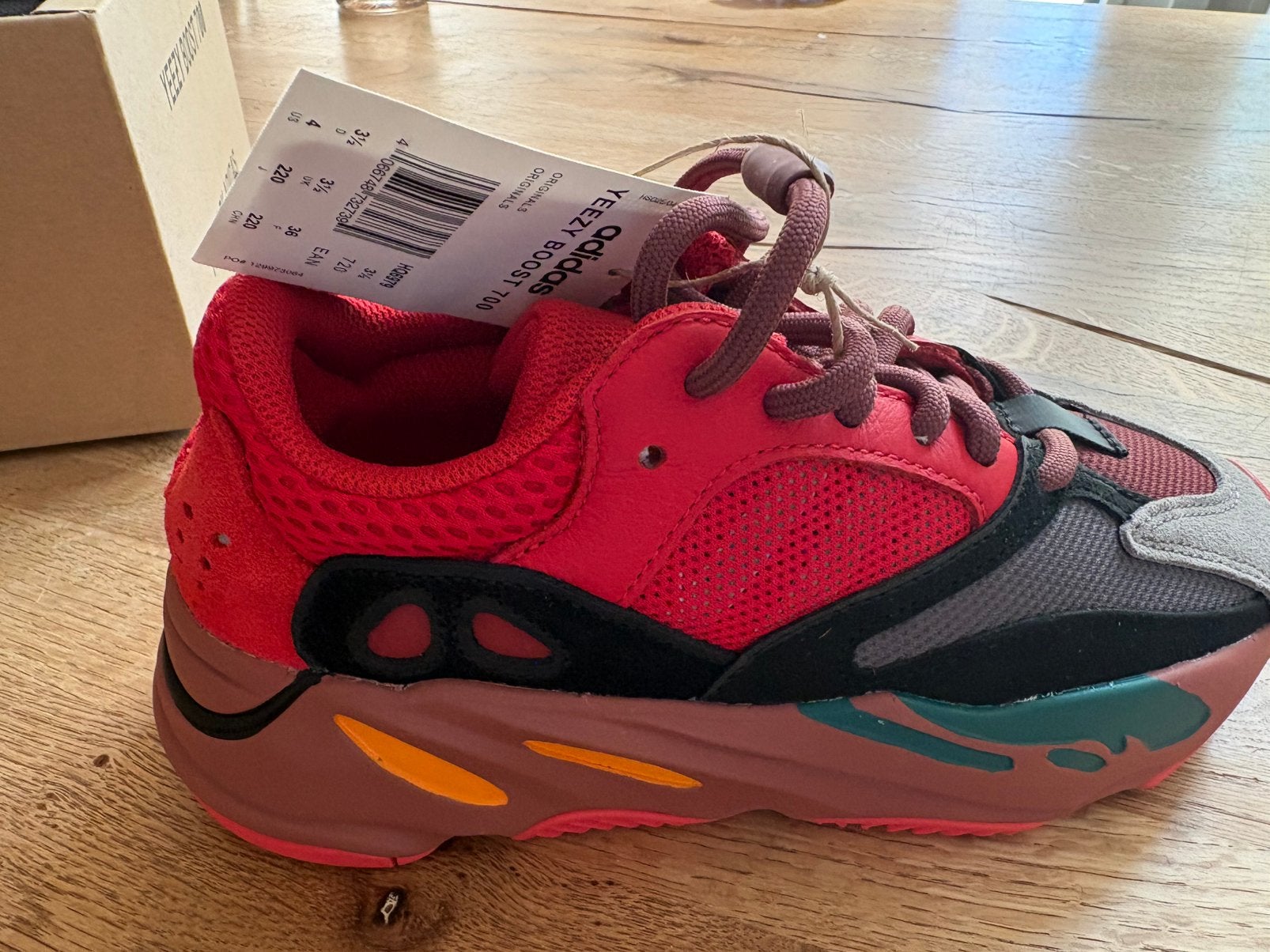 Nieuw Yeezy boost 700 Adidas, Ophalen, Jongen of Meisje, Schoenen, Nieuw