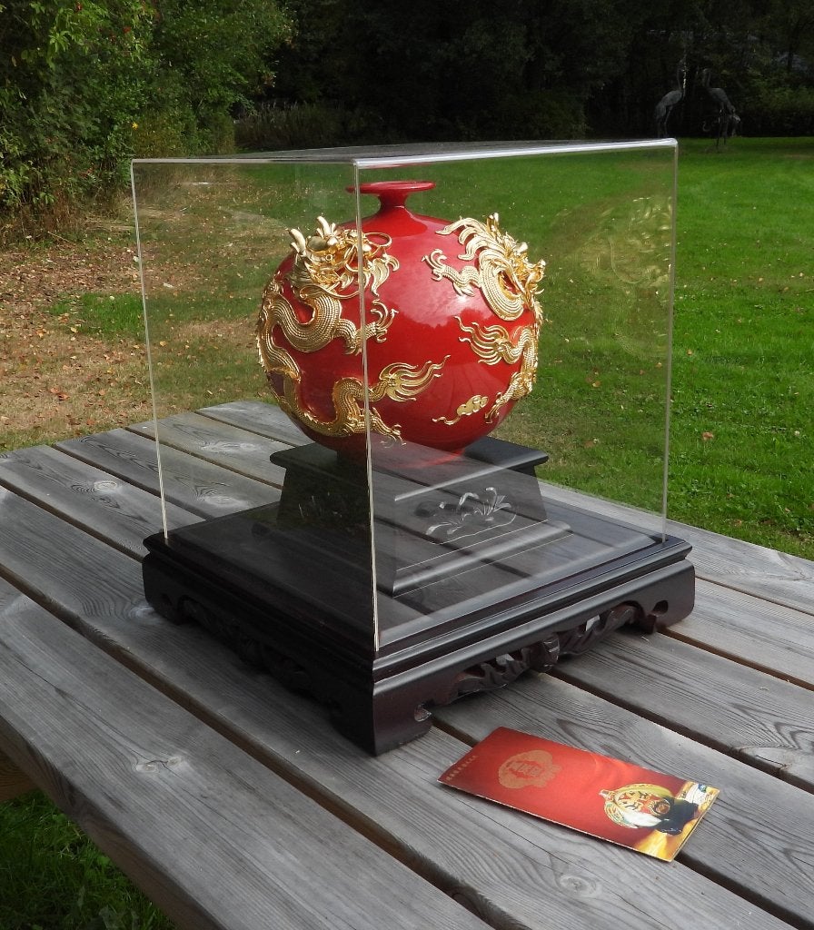 Lakdraadsculptuur met originele gouden versieringen, Ophalen