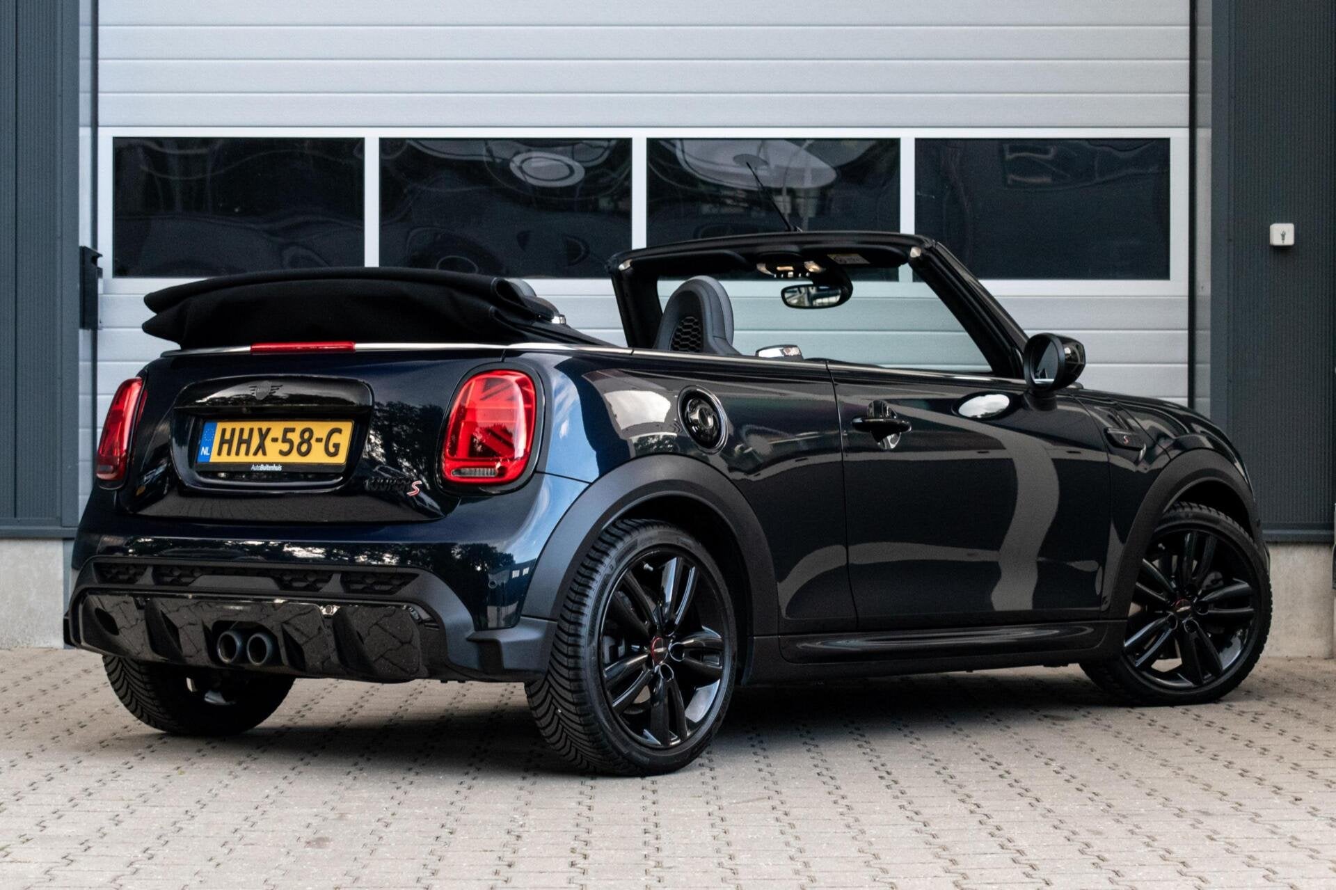 Mini Cabrio 2.0 Cooper S John Cooper Works F1|STOELVERWARMIN, Auto's, 1998 cc, 1300 kg, Euro 6, 4 cilinders