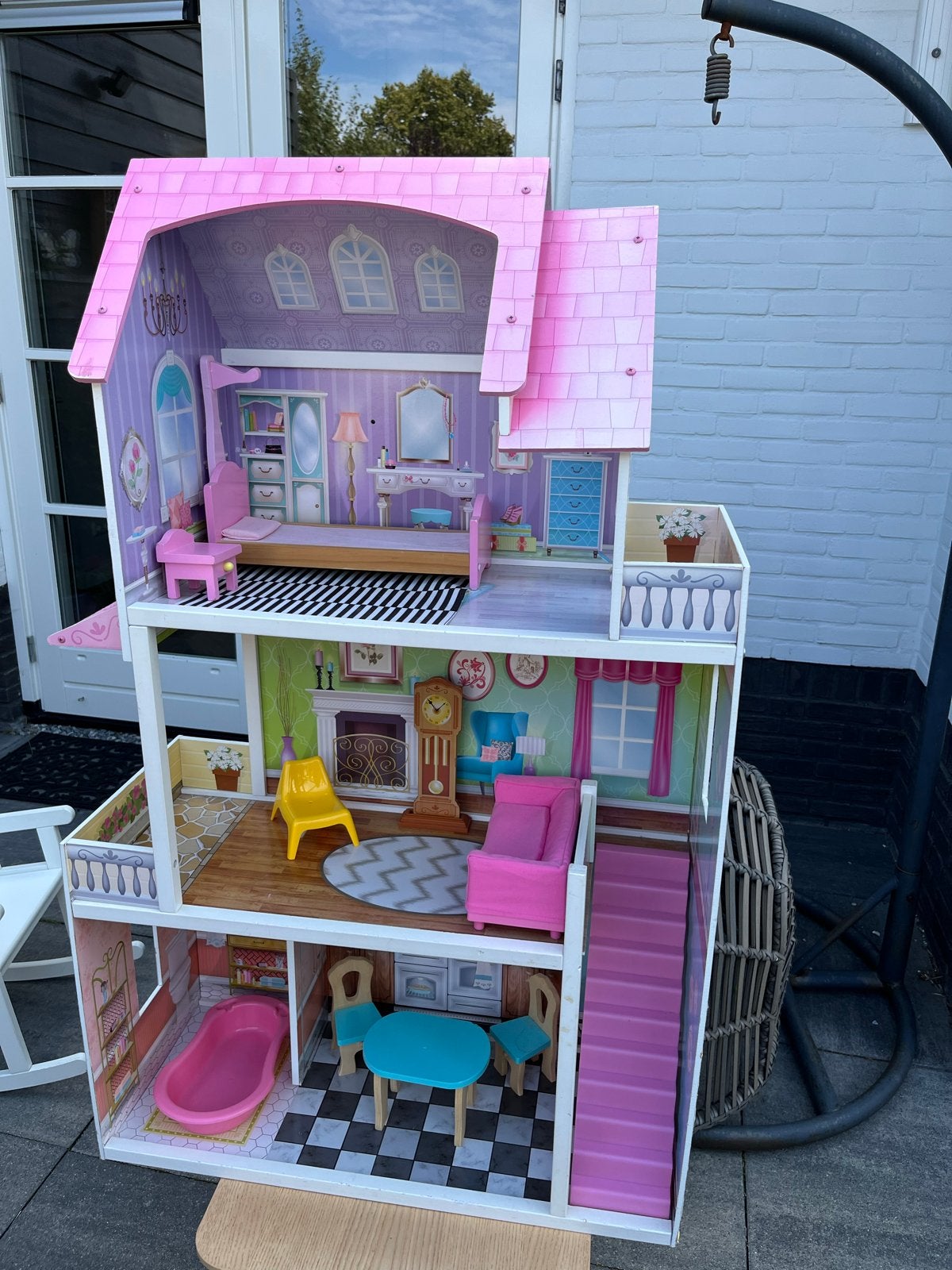 Groot poppenhuis met houten en IKEA meubels, Ophalen, Gebruikt, Poppenhuis