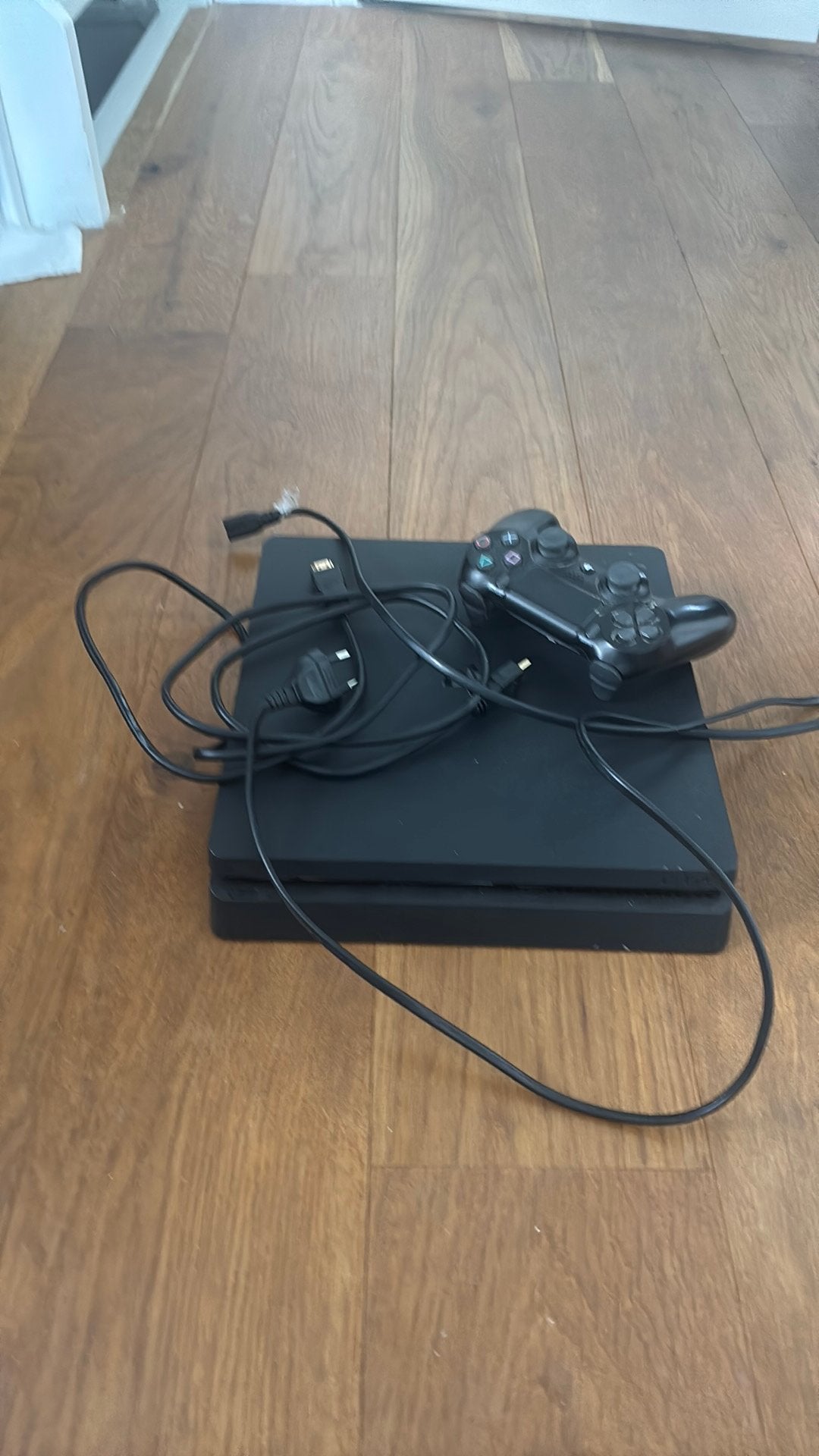 Ps4 slim lees beschrijving, Spelcomputers en Games, Spelcomputers | Sony PlayStation 4, Ophalen of Verzenden, Met 1 controller