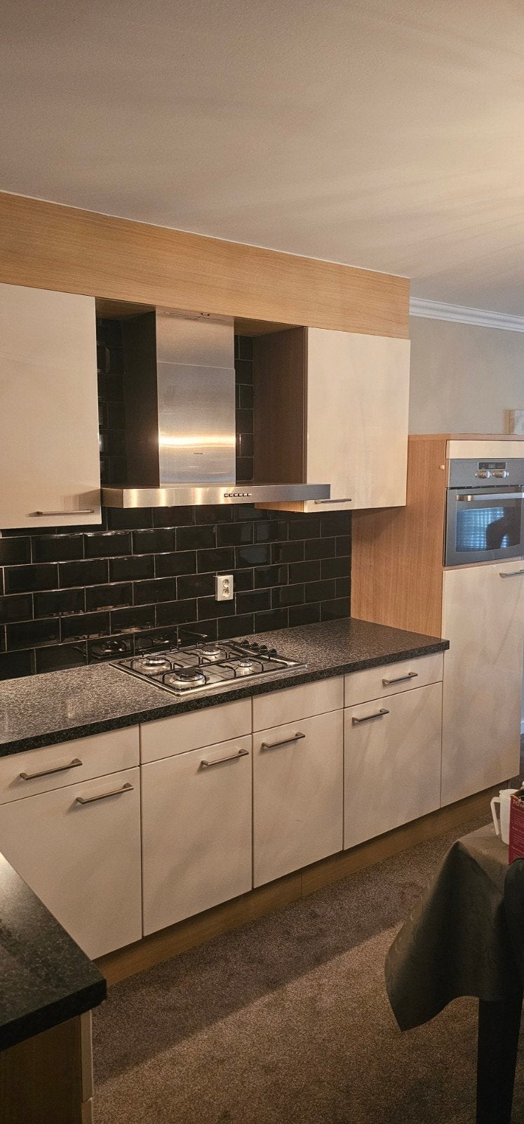 Hoogglans keuken gebroken wit met combi oven, Gebruikt, Overige materialen, Hoekkeuken, Ophalen of Verzenden