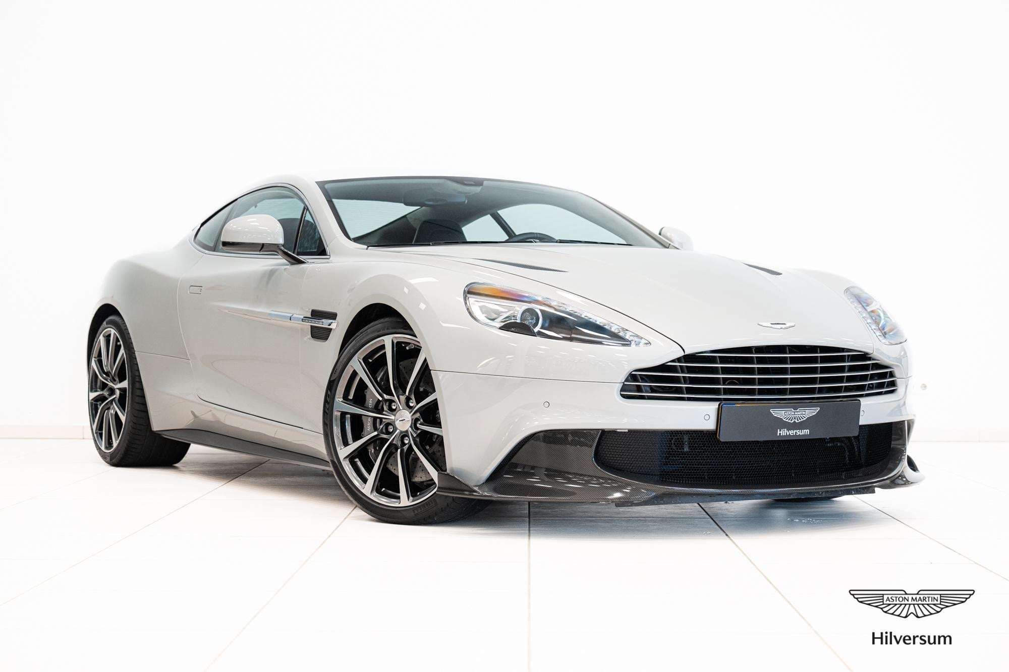 Aston Martin Vanquish S | Out of Range Paint | Carbon Fibre, Auto's, Aston Martin, Automaat, LED verlichting, Achterwielaandrijving