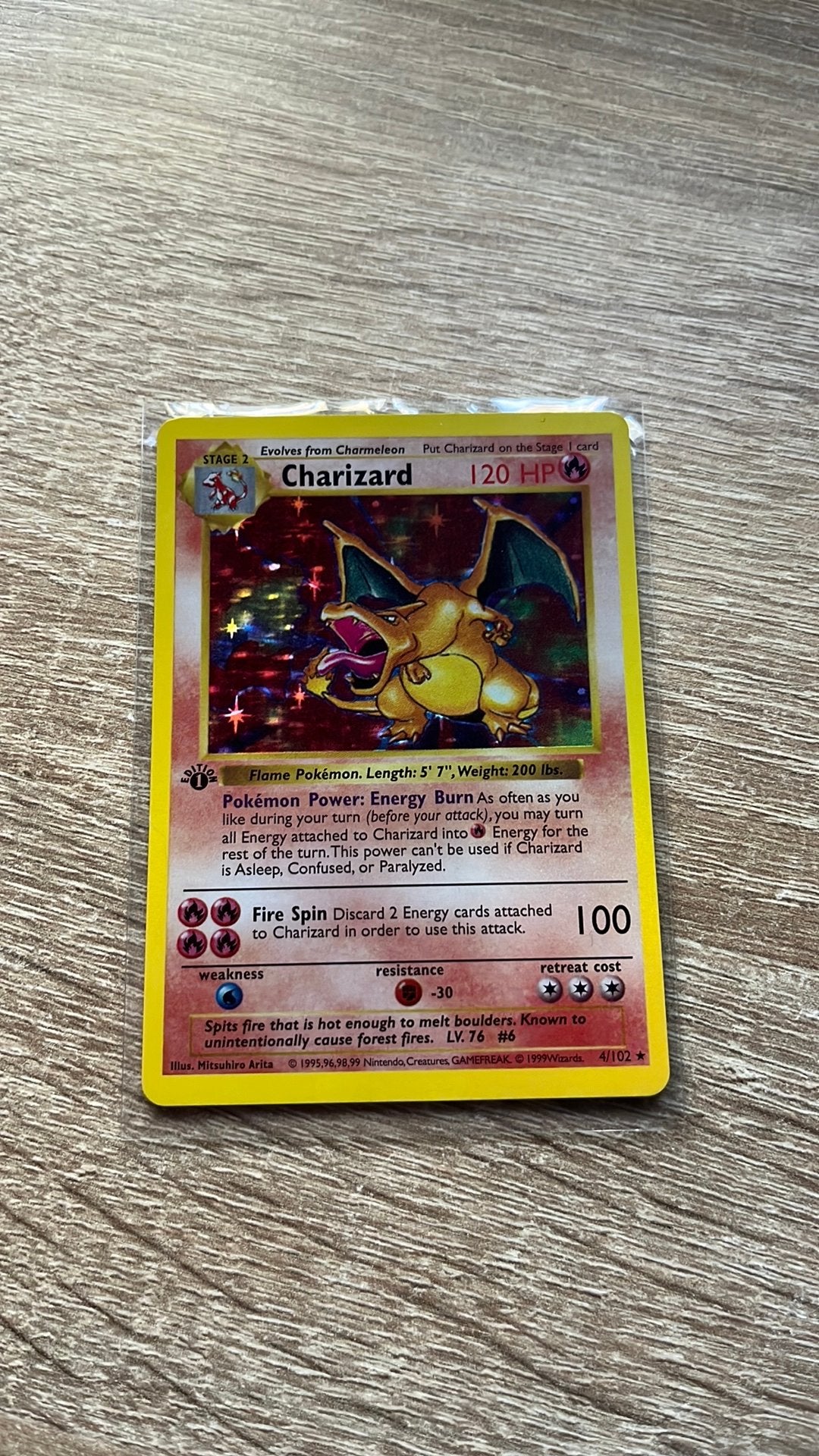 Charizard holo 4/102, Ophalen of Verzenden, Zo goed als nieuw