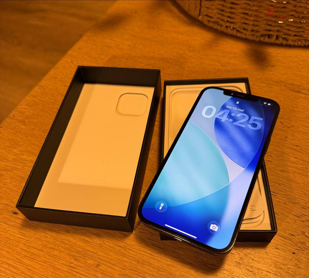 iPhone 12 Pro Max 128GB - Gebruikt met doos, Blauw, 78 %, Zonder simlock, Zonder abonnement