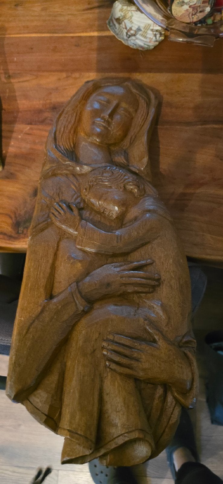 Houten beeld Maria met kind - Religieus houtsnijwerk, Houtsnijwerk, Ophalen of Verzenden, Handgemaakt, 20 - 50 cm