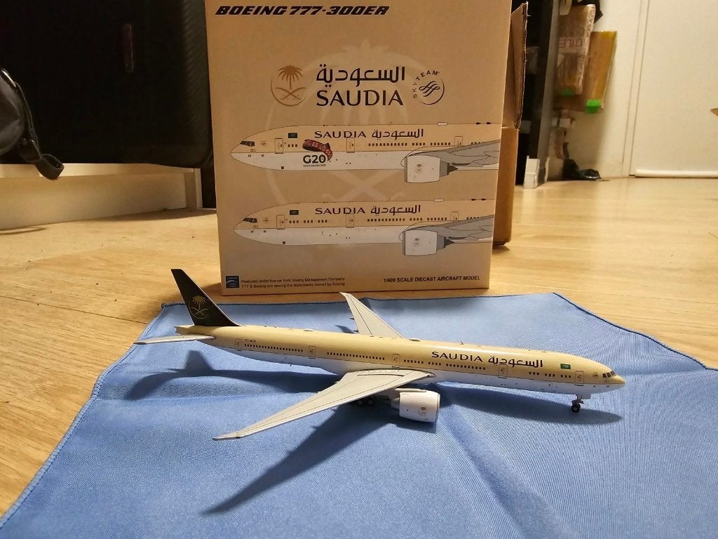 3 Saudia / Saudi Arabian Airlines Model Planes – 1:400 Scale, Ophalen of Verzenden, Zo goed als nieuw, Schaalmodel