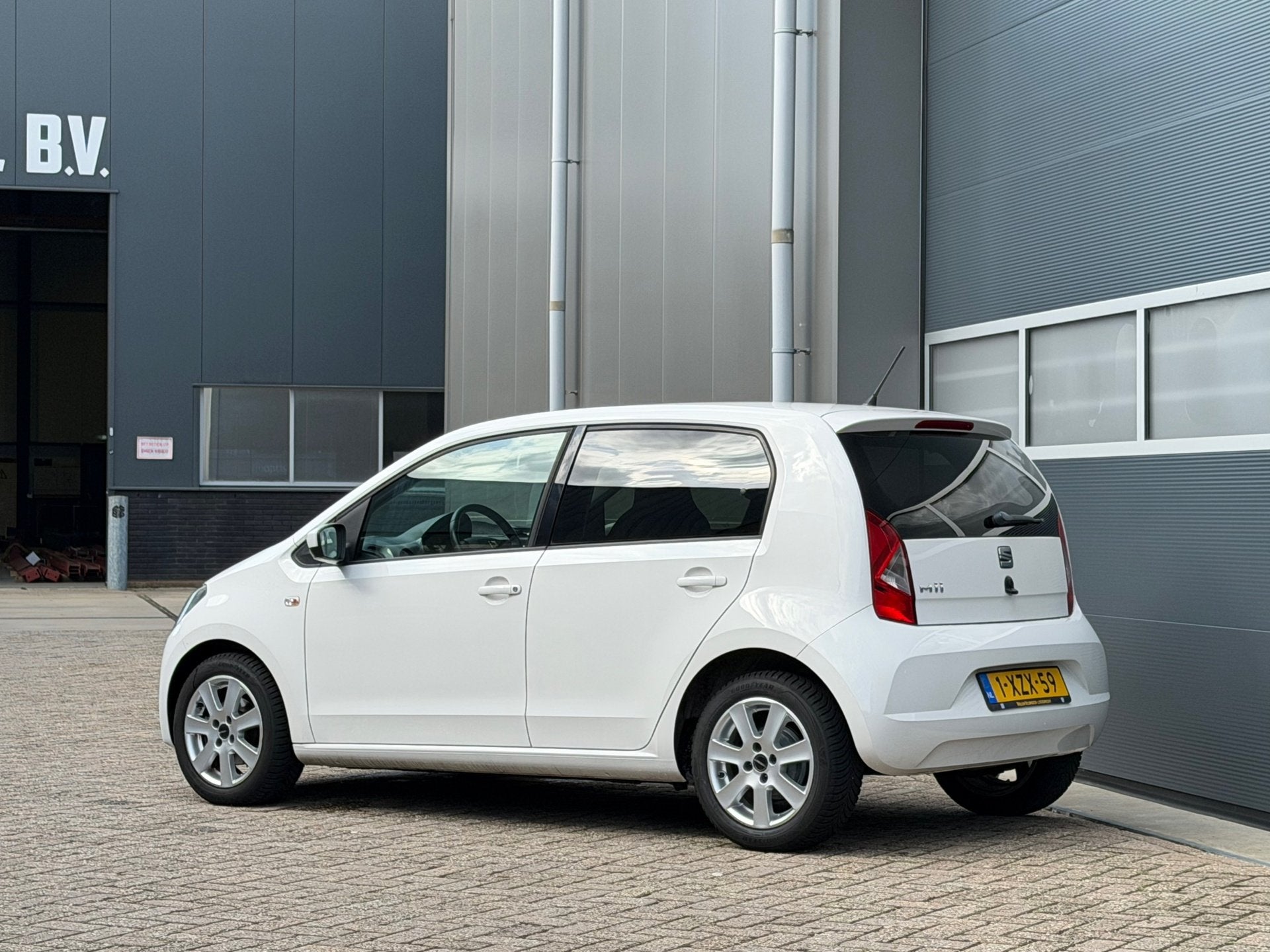 Seat Mii 1.0 Sport Dynamic bj.2015 Airco|5 Drs|Stoelverw|Nap, Auto's, Seat, Voorwielaandrijving, Euro 5, Stof, Gebruikt