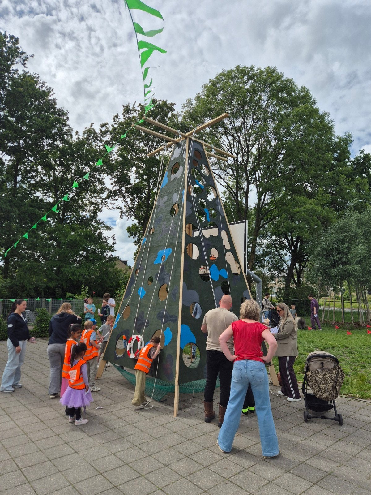 Feest spel XXL! Expeditie Robinson gatenkaas! Megagroot!, Vijf spelers of meer, Ophalen, Zo goed als nieuw