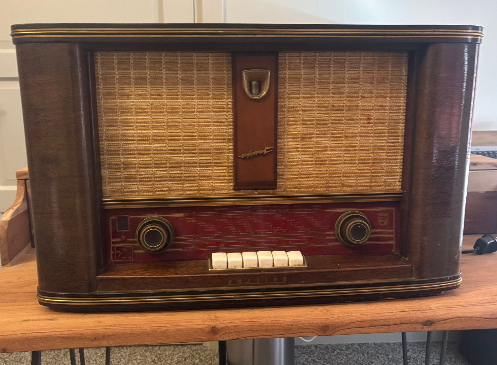 Vintage Philips radio jaren ‘50 vorige eeuw., Antiek en Kunst, Antiek | Tv's en Audio, Ophalen