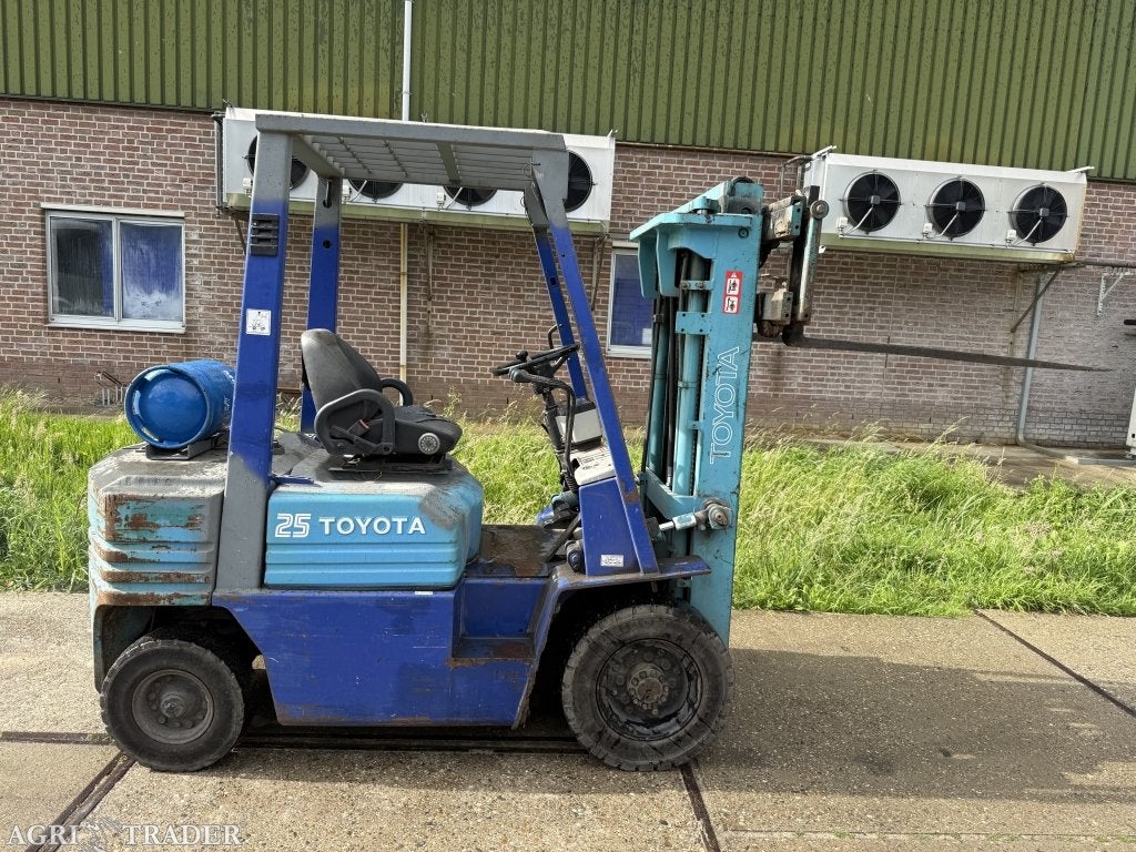 Toyota 2.5 ton lpg 3-delige mast freelift Sideshift, LPG, Info@vanbeurdenheftrucks.nl, Heftruck, Ophalen of Verzenden