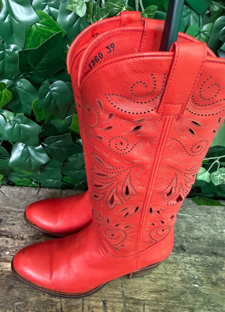 Bijna Nieuwe prachtige laarzen van Sendra maat 39, Nieuw, Ophalen of Verzenden, Sendra, Rood