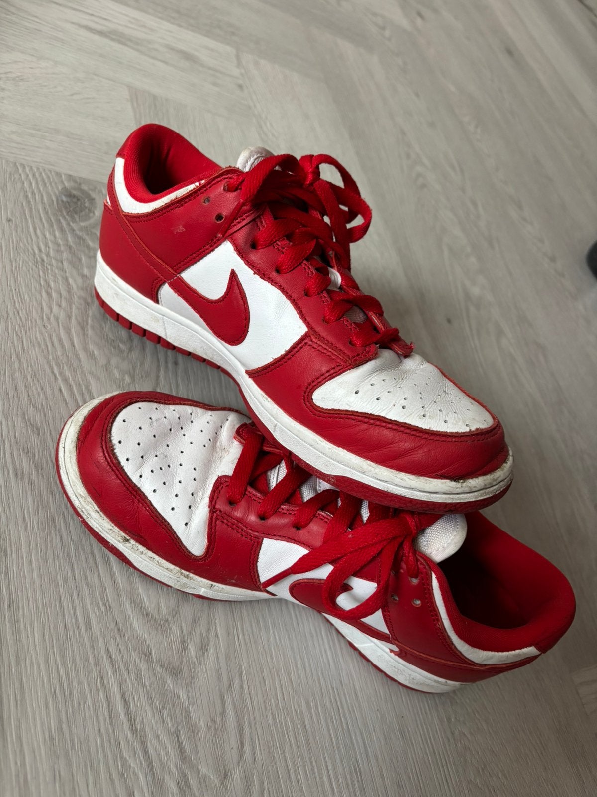 Mooie sneakers van Nike Dunk mt 40.5, Ophalen of Verzenden, Rood, Sneakers of Gympen, Zo goed als nieuw