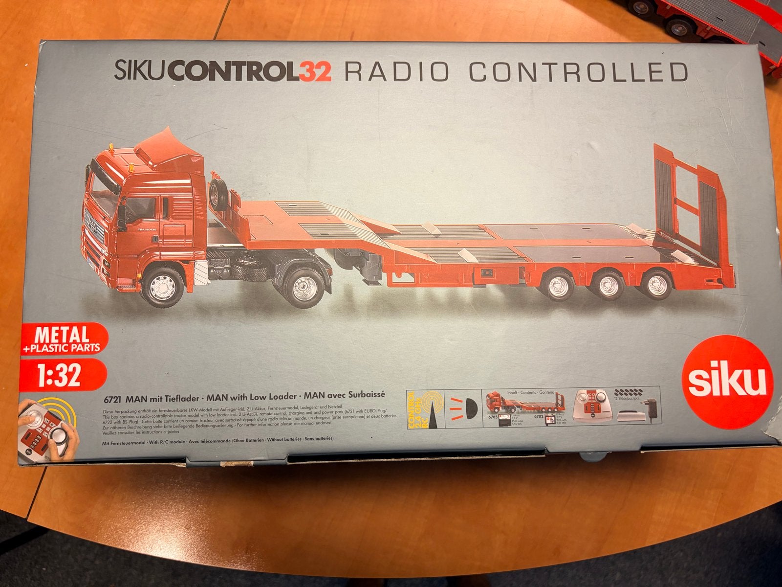 Siku Control MAN met Dieplader en Schmitz Kieptrailer, Hobby en Vrije tijd, Modelbouw | Auto's en Voertuigen, Overige merken, 1:32 tot 1:50