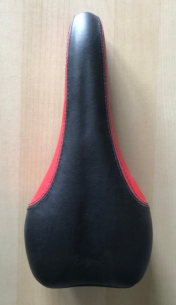 Zadel Bulls Mountainbike Racefiets Leder Rood Zwart Nieuw, Fietsen en Brommers, Leer, Mountainbike, Bulls, Verzenden